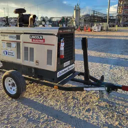 2019 Lincoln Electric VANTAGE 549 Welder