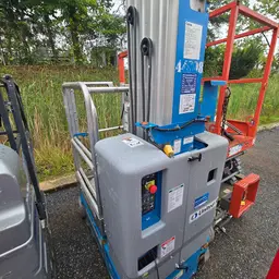 2017 Genie GR-20 Self-Propelled One-Person Lift