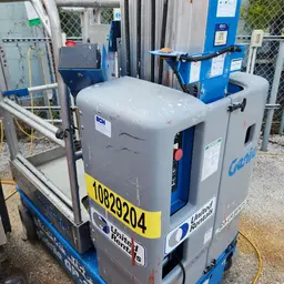 2018 Genie GR-20 Self-Propelled One-Person Lift
