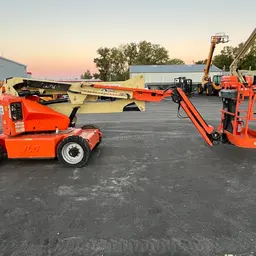 2014 JLG E450AJ Articulating Boom Lift