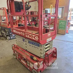 2019 MEC MICRO 19 Scissor Lift