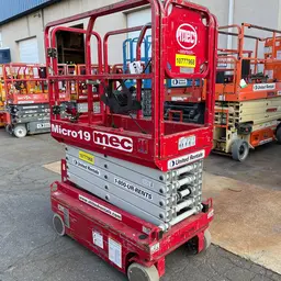 2018 MEC MICRO 19 Scissor Lift