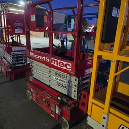 2019 MEC MICRO 19 Scissor Lift