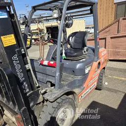 2018 Toyota 8FDU30 Warehouse Forklift
