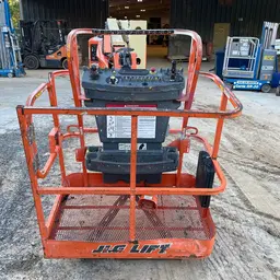2016 JLG E400AJPN Articulating Boom Lift