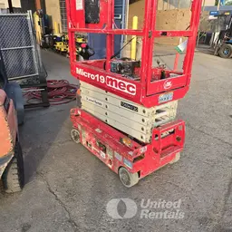 2017 MEC MICRO 19 Scissor Lift