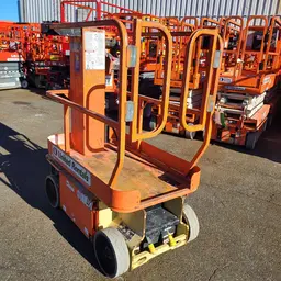 2013 JLG 1230ES Self-Propelled One-Person Lift