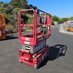 2018 MEC 1330SE Scissor Lift