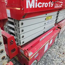 2018 MEC MICRO 19 Scissor Lift