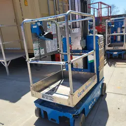 2016 Genie GR-20 Self-Propelled One-Person Lift