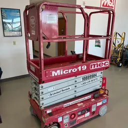 2018 MEC MICRO 19 Scissor Lift