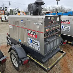 2019 Lincoln Electric VANTAGE 549 Welder
