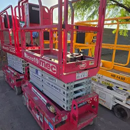 2018 MEC MICRO 19 Scissor Lift