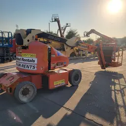 2017 JLG E400AJPN Articulating Boom Lift