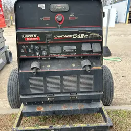 2019 Lincoln Electric VANTAGE 549 Welder