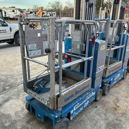 2018 Genie GR-20 Self-Propelled One-Person Lift