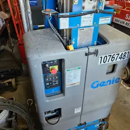 2018 Genie GR-12 Self-Propelled One-Person Lift