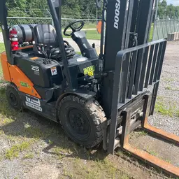 2020 Doosan G25N-7LP Warehouse Forklift