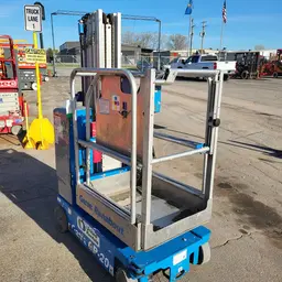 2018 Genie GR-20 Self-Propelled One-Person Lift
