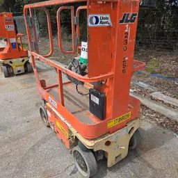 2018 JLG 1230ES Self-Propelled One-Person Lift