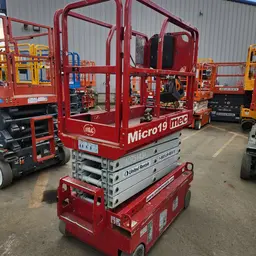 2018 MEC MICRO 19 Scissor Lift
