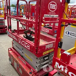 2017 MEC 1330SE Scissor Lift