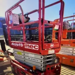 2017 MEC MICRO 19 Scissor Lift