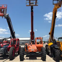 2017 SKYTRAK 8042 Forklift
