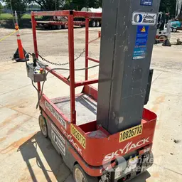 2018 Skyjack SJ16 Self-Propelled One-Person Lift