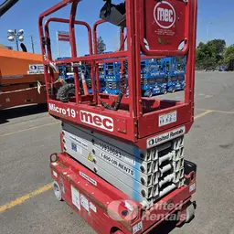 2019 MEC MICRO 19 Scissor Lift