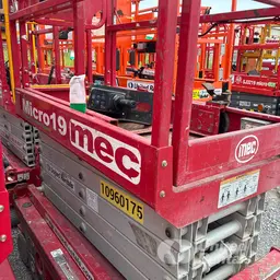 2019 MEC MICRO 19 Scissor Lift
