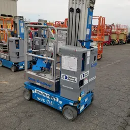 2017 Genie GR-20 Self-Propelled One-Person Lift