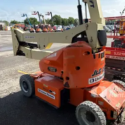 2016 JLG E400AJPN Articulating Boom Lift